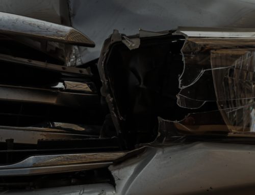 Lo Que Debe Hacer en el Acto e Inmediatamente Después  de un Accidente Automovilístico